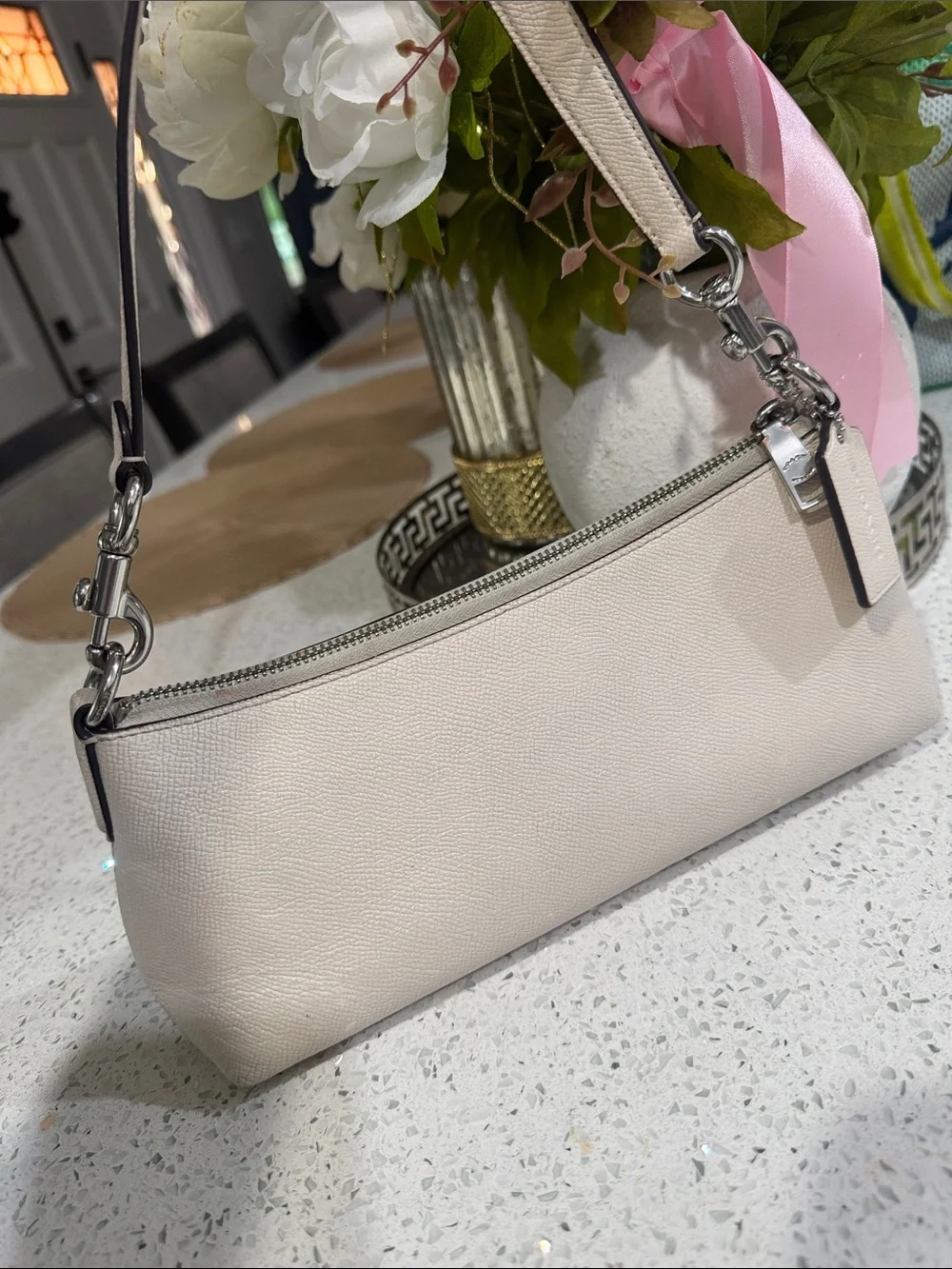 🤍COACH Charlotte Shoulder Bag